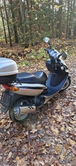 Skútr Daelim SG 125 F - 4