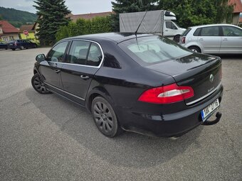 Škoda Superb Sedan (2009) - 4