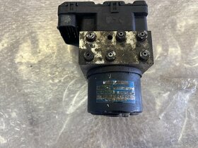 ŘÍDICÍ JEDNOTKA ABS 5890026160 HYUNDAI SANTA-FEE - 4