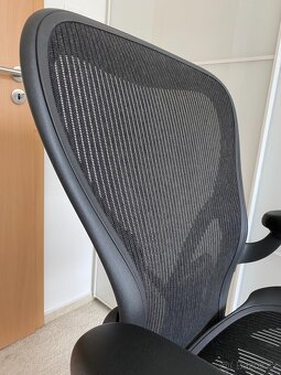 Kancelářská židle Herman Miller Aeron - 4
