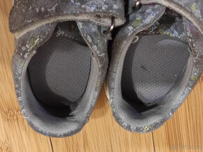 JONAP Nella motýlci vel. 33 dívčí kožčné barefoot boty - 4