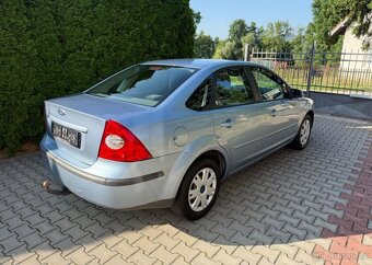 Ford Focus 1,6i Ghia Tažné Klima benzín - 4