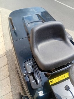 Prodám zahradní traktor Partner 14.5Hp Hydro - 4
