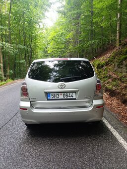 Toyota Corola Verso 2.2 D4D (2007) - 4