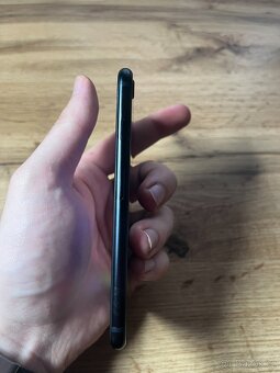 iPhone SE 3. (2022) 64 GB – 100% Baterie - záruka 6 měsíců - 4