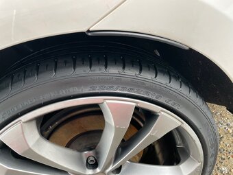 Prodám Alu kola r19 + pneu 235/35/r19 / 225/35/19r - 4