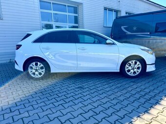 Kia Ceed 1,5 118 kw Automat ZÁRUKA - 4