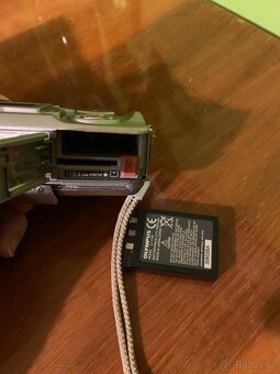 Olympus C-50 Zoom na nahradní díly nebo do sbírky - 4