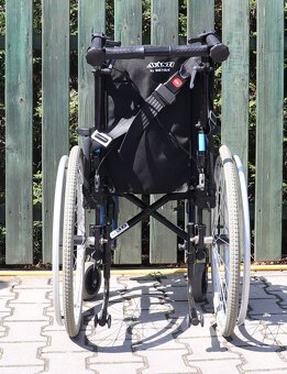 051-Mechanický invalidní vozík Meyra. - 4