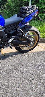 Yamaha FZ8 - 4