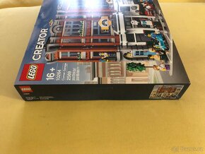 Lego 10264 Rohová garáž - 4