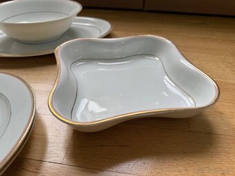 Porcelánová sada se zlatým lemováním - 4