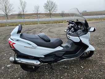 Suzuki Burgman 650 EXECUTIVE - NOVÝ MODEL EXECUTIVE - 4