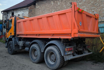 Iveco Trakker, tří stranný sklápěč ve velmi dobrém stavu. - 4