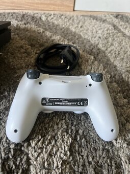 PlayStation 4 SLIM - 4