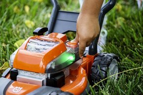 Hračka pro děti sekačka Husqvarna - 4