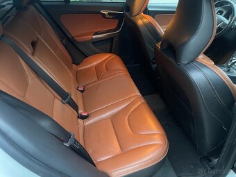 Volvo V60 2.4D D6/208kwPlug-in Hybrid,Summum,AWD, pěkný vůz - 4