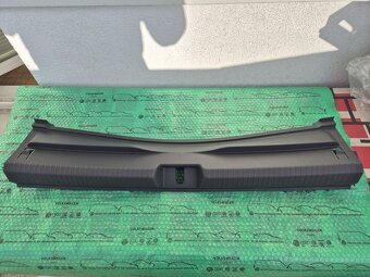 kryt nosiče zámku kufru VW Golf 8 VIII 5H6863459C 4PK - 4