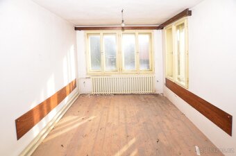 Prodej venkovské usedlosti v Předoníně s dvěmi stodolami na - 4