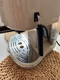 Prodám pákový kávovar DeLonghi - 4