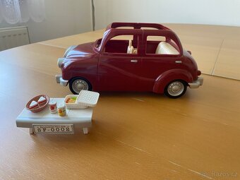 Sylvanian Families - Saloon Car - 4