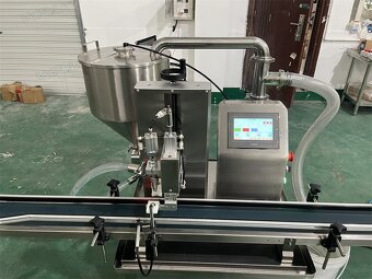 Stroj na plnění kapalin, automatický plnící stroj - 4