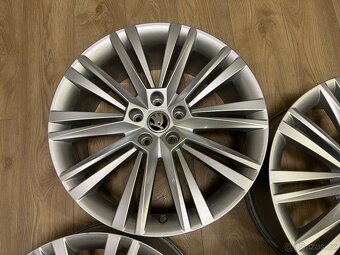 Originální alu kola R19 Škoda Superb III - 4
