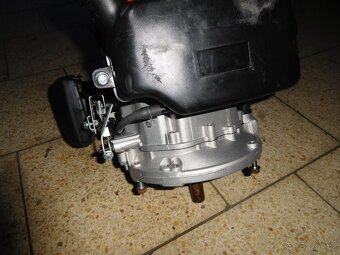 Motor do sekačky - 4