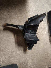 Koupím zadní blatník a airbox Honda XL - 4