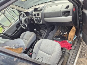 Mitsubishi Pajero Pinin benzín, pojízdné, koroze - 4