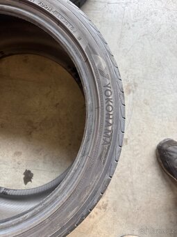 Yokohama 275/35 ZR19 - 4