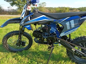 Pitbike Shark E-start 125ccm 17x14 modrá - 4