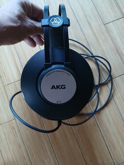 Sluchátka AKG K72 - 4