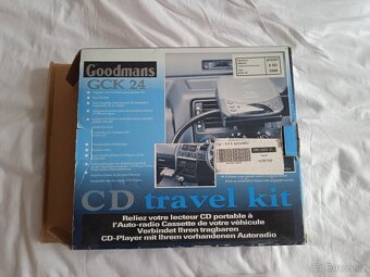 Discman Sony se zařízením pro autorádia - 4