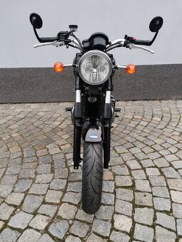 Triumph Bonneville - 4