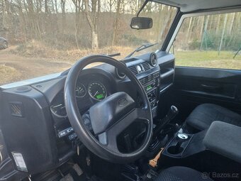 Land Rover Defender Puma - 4