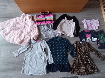 Velký balík oblečení velikost 3 až 4 roky - 4