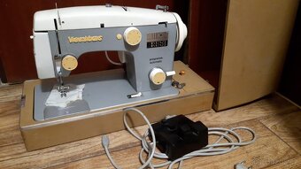 Kufříkový šicí stroj Veritas - 4