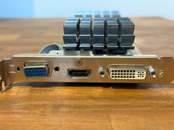 ASUS ENGT520 SILENT; GT 520 - 4