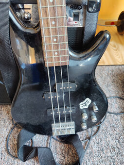 Prodám basu Ibanez + pouzdro + zesilovač Stagg - 4