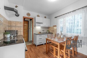 Prodej byty 3+1, garáž, zahrada, 70 m2 - Desná I - 4