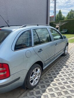 Škoda Fabia combi 1,4 16v 74kw Elegance - 4