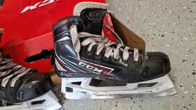 Golanske brusle CCM FT480G JetSpeed, velikost 5.5, D (EU39) - 4