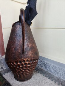 Měděný stojan na deštníky ve tvaru amfory vázy - 4