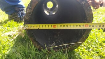 120 let starý nastavec na komin se stare budovy - 4