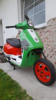 VESPA GP - 4