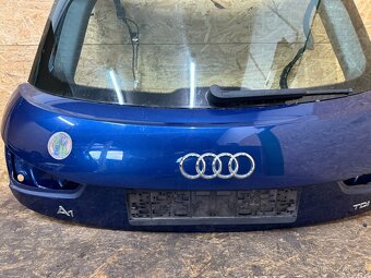 VÍKO KUFRU PÁTÉ DVEŘE AUDI A1 8X LX5Q - 4