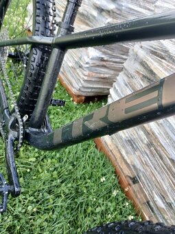 Kolo trek zlevněnéTrek roscoe8 - 4