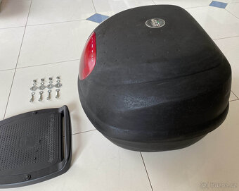 Kufr / box na skútr GIVI E 33 černý - 4
