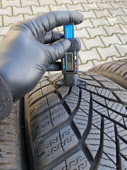 Zimní Falken 215/65/16 - 95% - 4